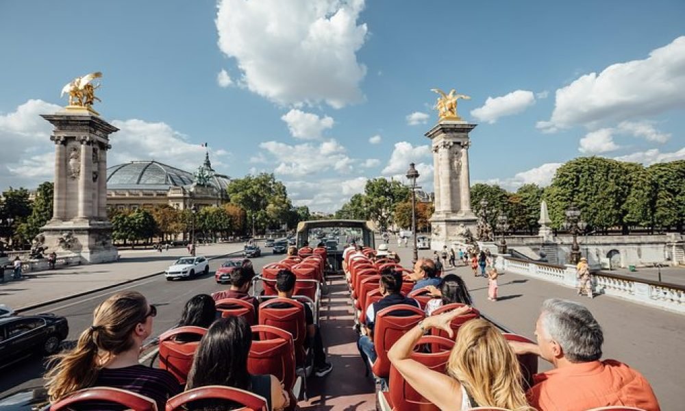 Paris sightseeing bus tours